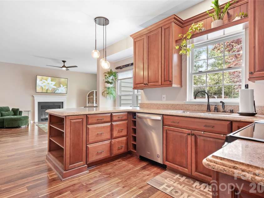 9407 Willow Tree Lane, Charlotte, NC 28277.  MLS# CAR4401791, YatesRealty ID 37631. Open floor plan with beautiful wood floors throughout main.