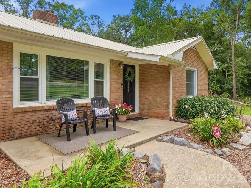 1021 Wedgewood Road, Lancaster, SC 29720.  MLS# CAR4400574, YatesRealty ID 37632. 