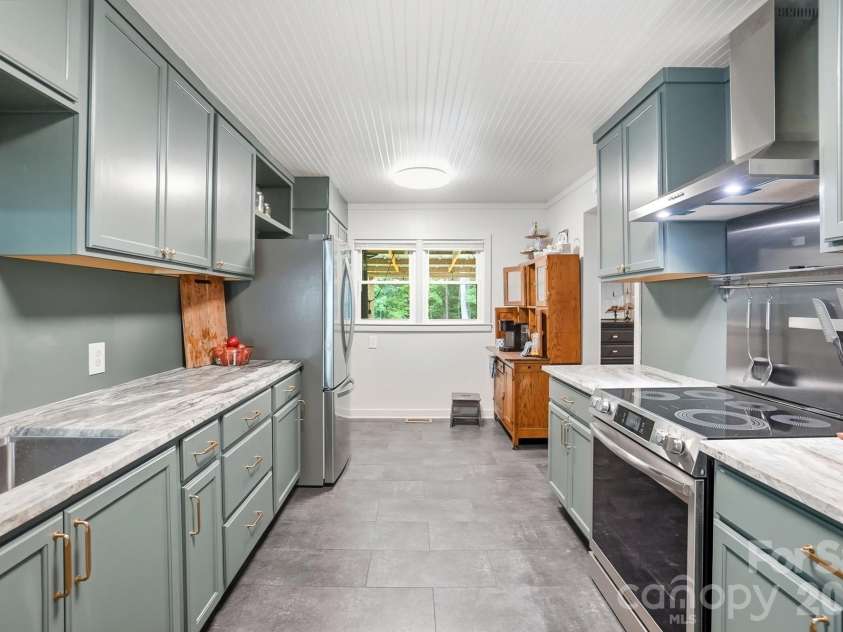 1021 Wedgewood Road, Lancaster, SC 29720.  MLS# CAR4400574, YatesRealty ID 37632. 