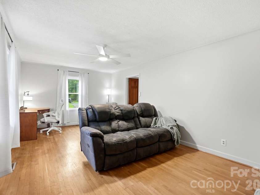 1021 Wedgewood Road, Lancaster, SC 29720.  MLS# CAR4400574, YatesRealty ID 37632. 