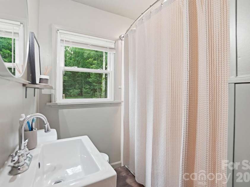 1021 Wedgewood Road, Lancaster, SC 29720.  MLS# CAR4400574, YatesRealty ID 37632. 