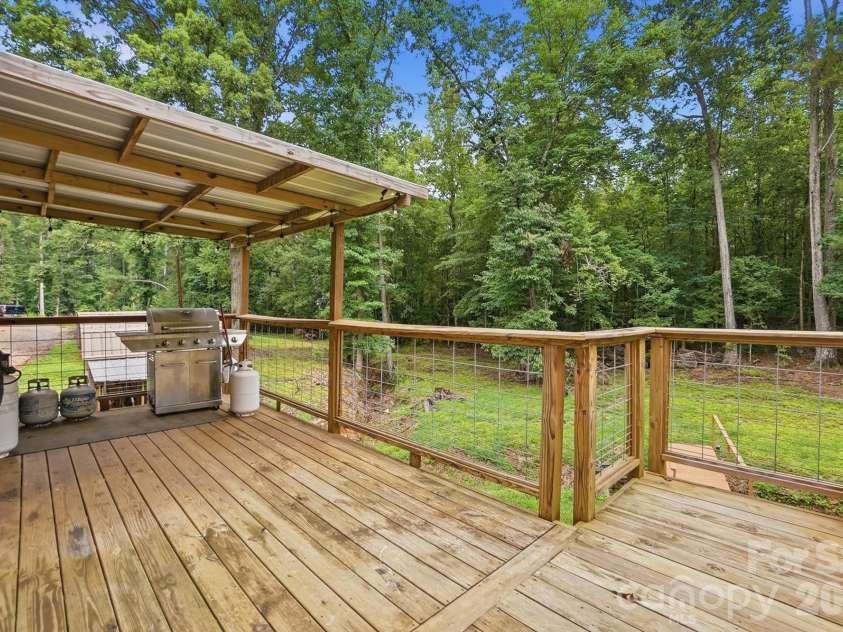 1021 Wedgewood Road, Lancaster, SC 29720.  MLS# CAR4400574, YatesRealty ID 37632. 