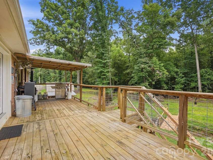 1021 Wedgewood Road, Lancaster, SC 29720.  MLS# CAR4400574, YatesRealty ID 37632. 