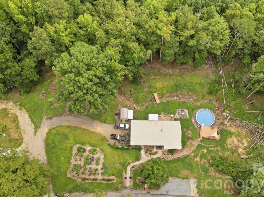 1021 Wedgewood Road, Lancaster, SC 29720.  MLS# CAR4400574, YatesRealty ID 37632. 