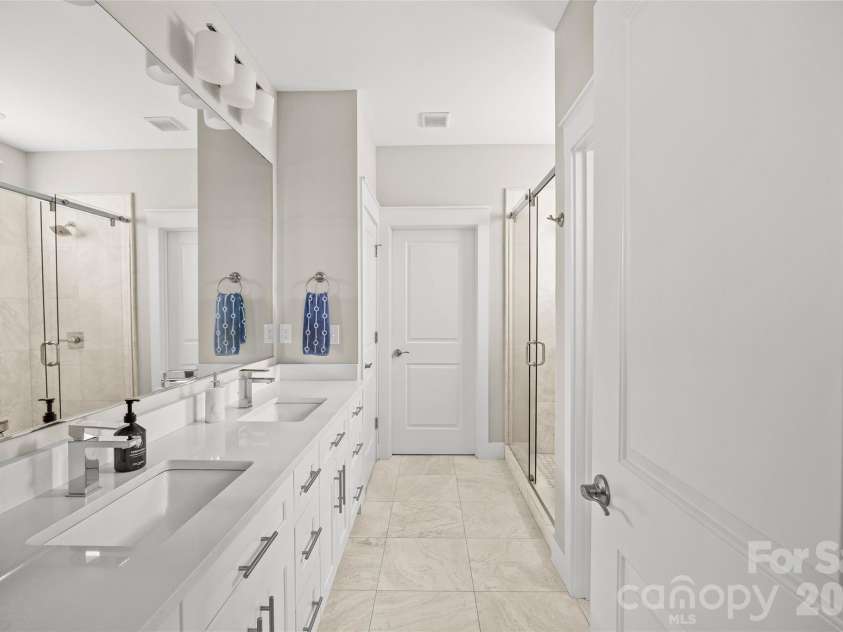 1923 Hamorton Place, Charlotte, NC 28205.  MLS# CAR4401786, YatesRealty ID 37634. 