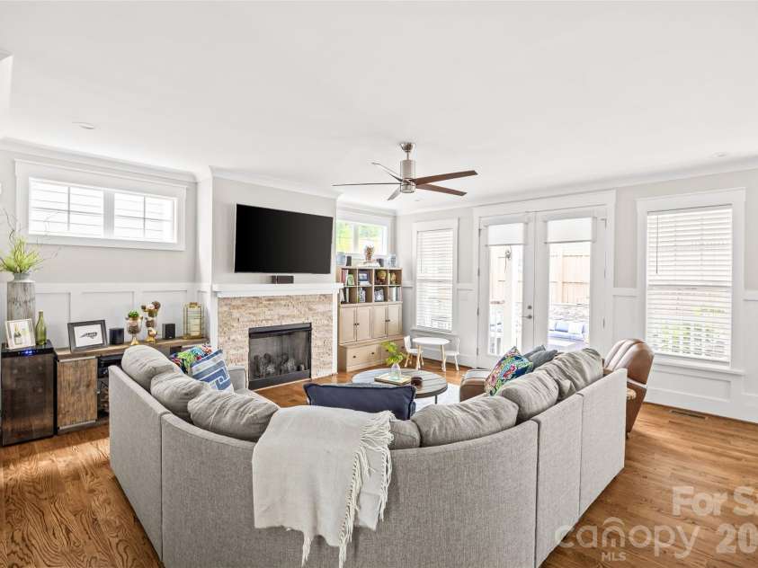 1923 Hamorton Place, Charlotte, NC 28205.  MLS# CAR4401786, YatesRealty ID 37634. 