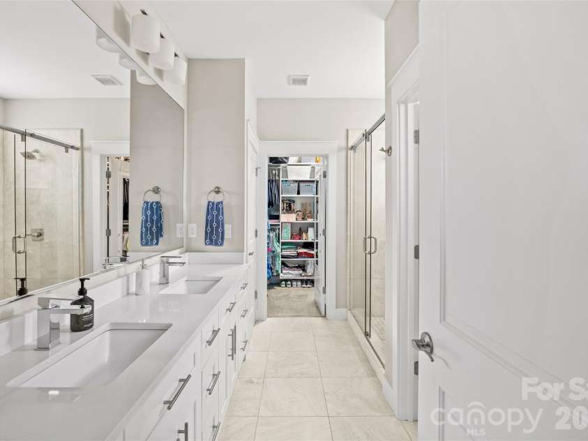 1923 Hamorton Place, Charlotte, NC 28205.  MLS# CAR4401786, YatesRealty ID 37634. 