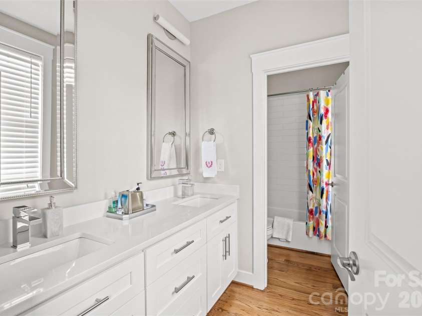 1923 Hamorton Place, Charlotte, NC 28205.  MLS# CAR4401786, YatesRealty ID 37634. 