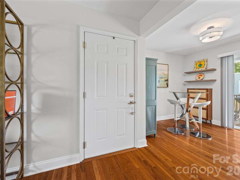 2600 Park Road, Charlotte, NC 28209.  MLS# CAR4404391, YatesRealty ID 37635. 