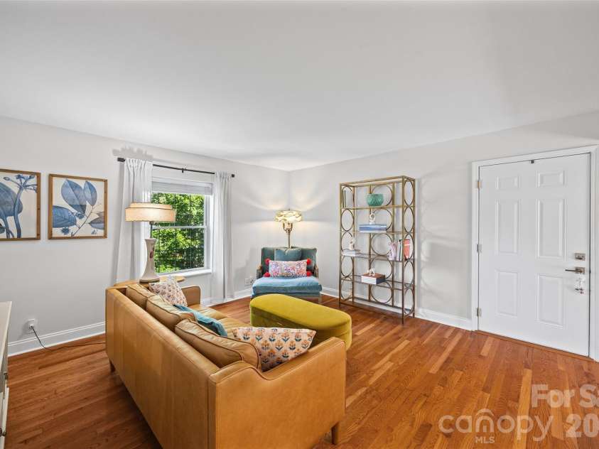 2600 Park Road, Charlotte, NC 28209.  MLS# CAR4404391, YatesRealty ID 37635. 