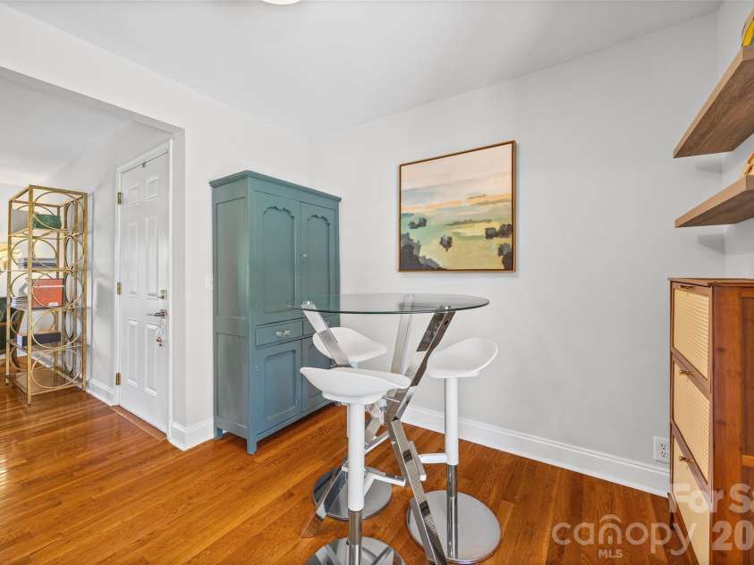 2600 Park Road, Charlotte, NC 28209.  MLS# CAR4404391, YatesRealty ID 37635. 