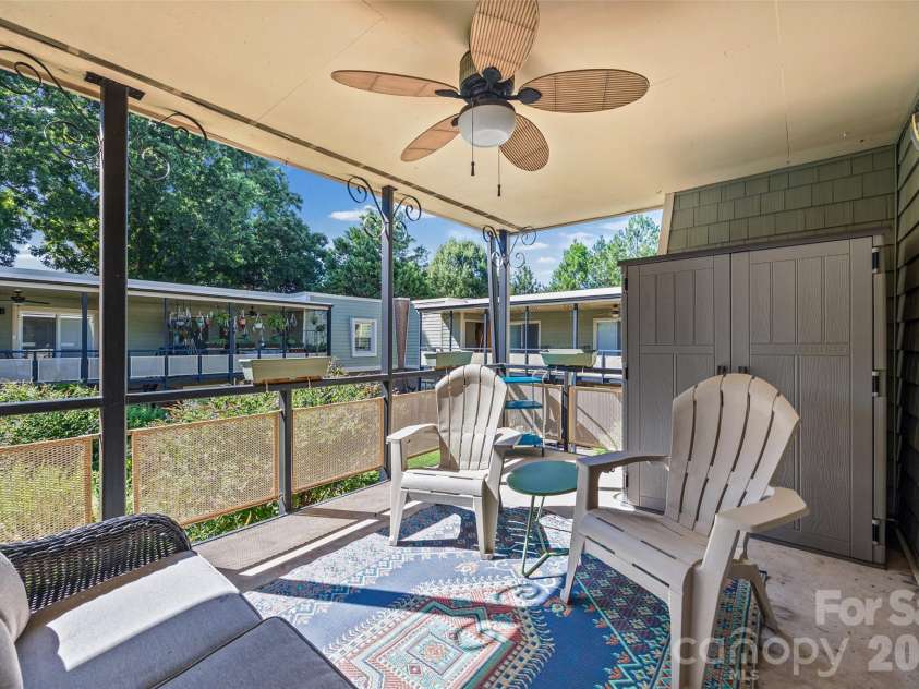 2600 Park Road, Charlotte, NC 28209.  MLS# CAR4404391, YatesRealty ID 37635. 