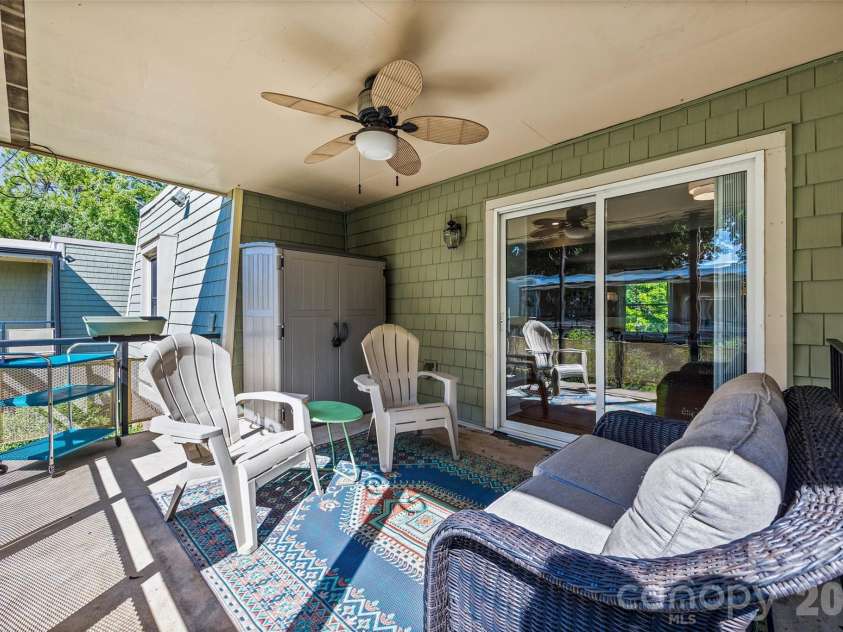 2600 Park Road, Charlotte, NC 28209.  MLS# CAR4404391, YatesRealty ID 37635. 