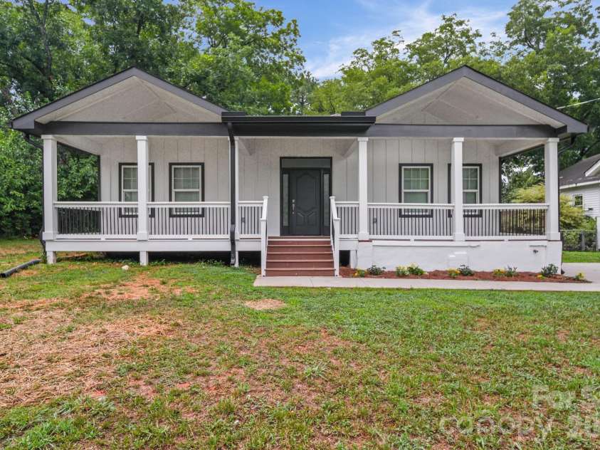 111 Hemphill Avenue, Chester, SC 29706.  MLS# CAR4403805, YatesRealty ID 37636. 