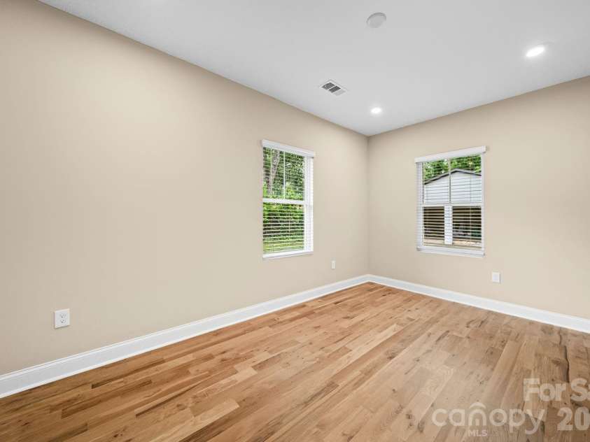 111 Hemphill Avenue, Chester, SC 29706.  MLS# CAR4403805, YatesRealty ID 37636. 