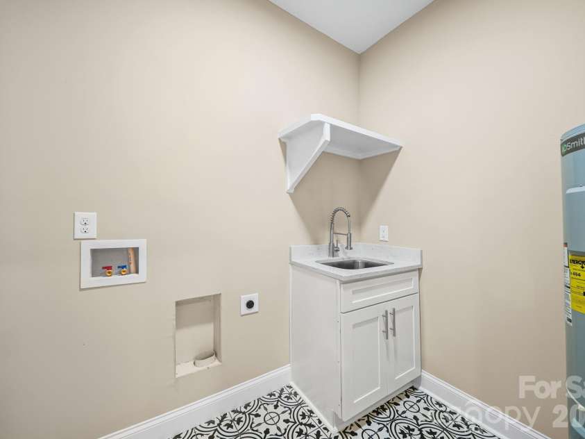 111 Hemphill Avenue, Chester, SC 29706.  MLS# CAR4403805, YatesRealty ID 37636. 