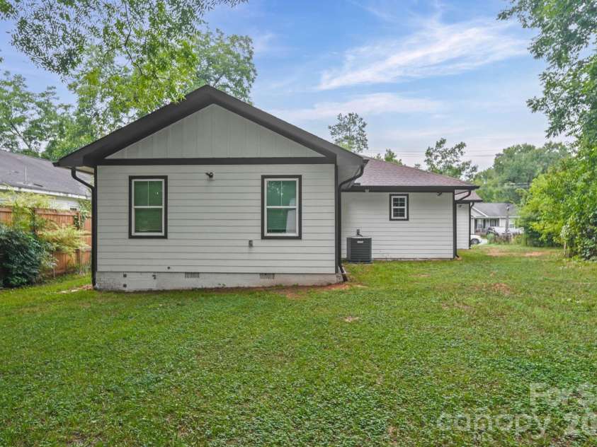 111 Hemphill Avenue, Chester, SC 29706.  MLS# CAR4403805, YatesRealty ID 37636. 