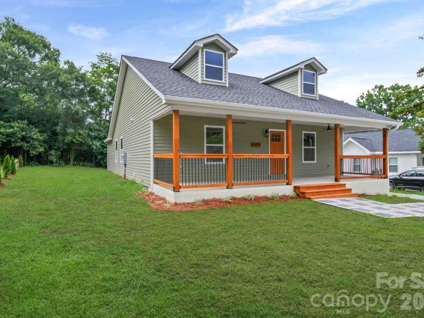 113.5 Graham Street, Chester, SC 29706.  MLS# CAR4403838, YatesRealty ID 37637. 