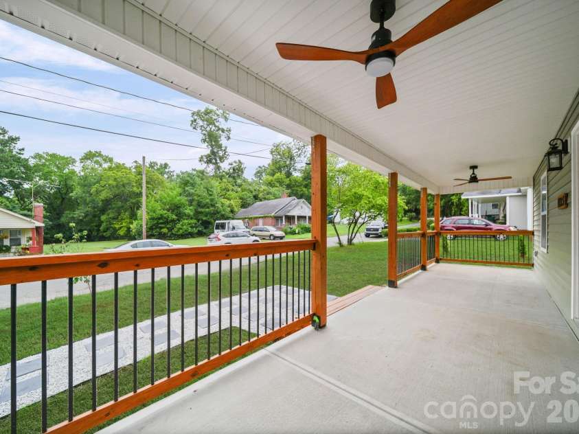 113.5 Graham Street, Chester, SC 29706.  MLS# CAR4403838, YatesRealty ID 37637. 