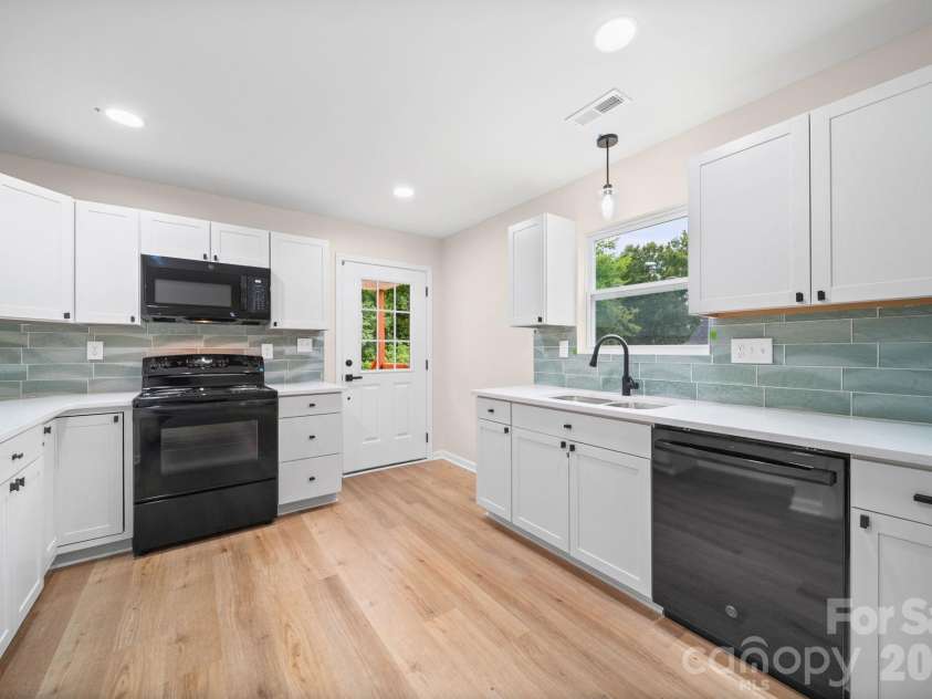 113.5 Graham Street, Chester, SC 29706.  MLS# CAR4403838, YatesRealty ID 37637. 