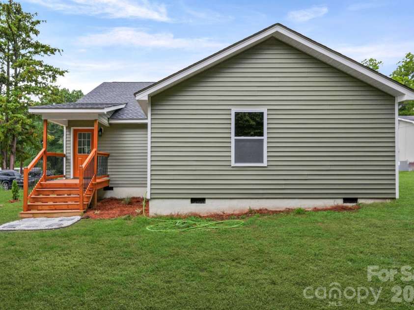 113.5 Graham Street, Chester, SC 29706.  MLS# CAR4403838, YatesRealty ID 37637. 