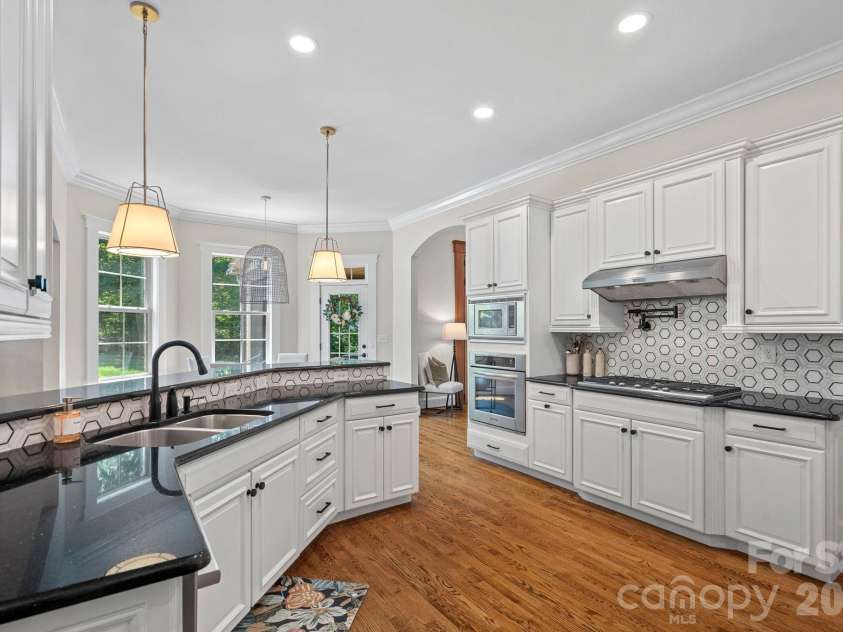 3813 Lakeside Drive, Charlotte, NC 28270.  MLS# CAR4403586, YatesRealty ID 37638. 