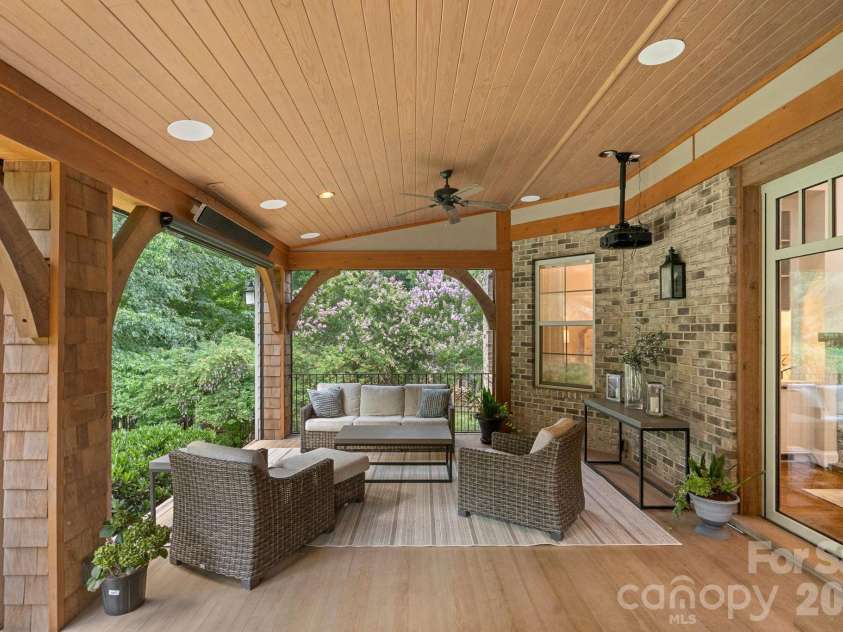 3813 Lakeside Drive, Charlotte, NC 28270.  MLS# CAR4403586, YatesRealty ID 37638. 