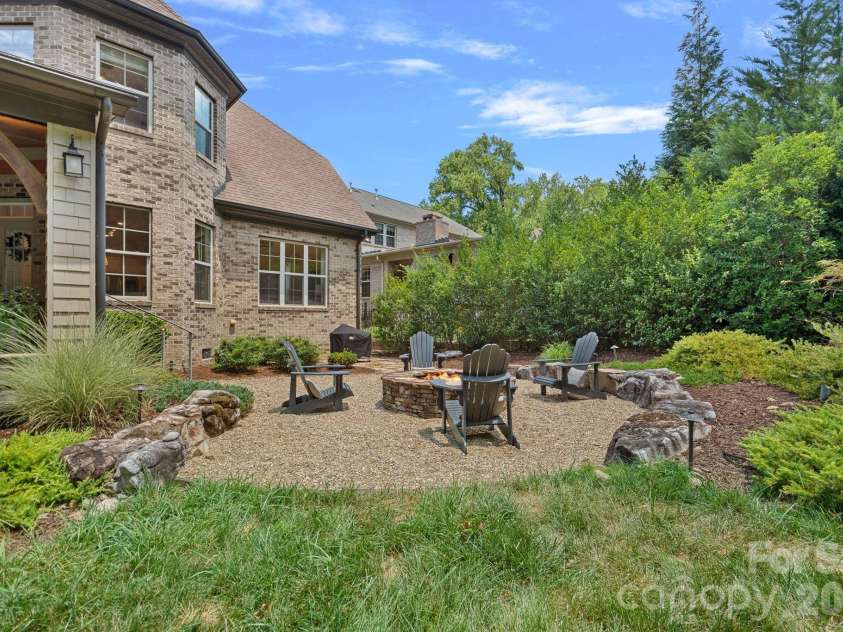 3813 Lakeside Drive, Charlotte, NC 28270.  MLS# CAR4403586, YatesRealty ID 37638. 