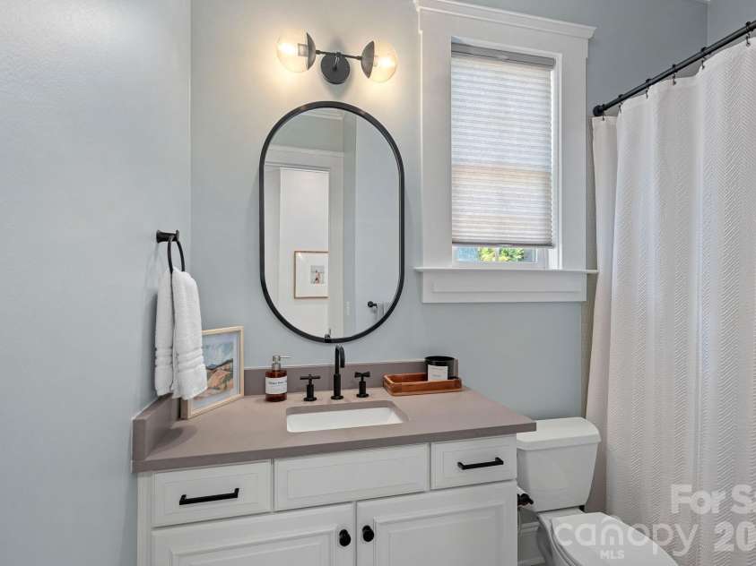 3813 Lakeside Drive, Charlotte, NC 28270.  MLS# CAR4403586, YatesRealty ID 37638. Main Floor full bath