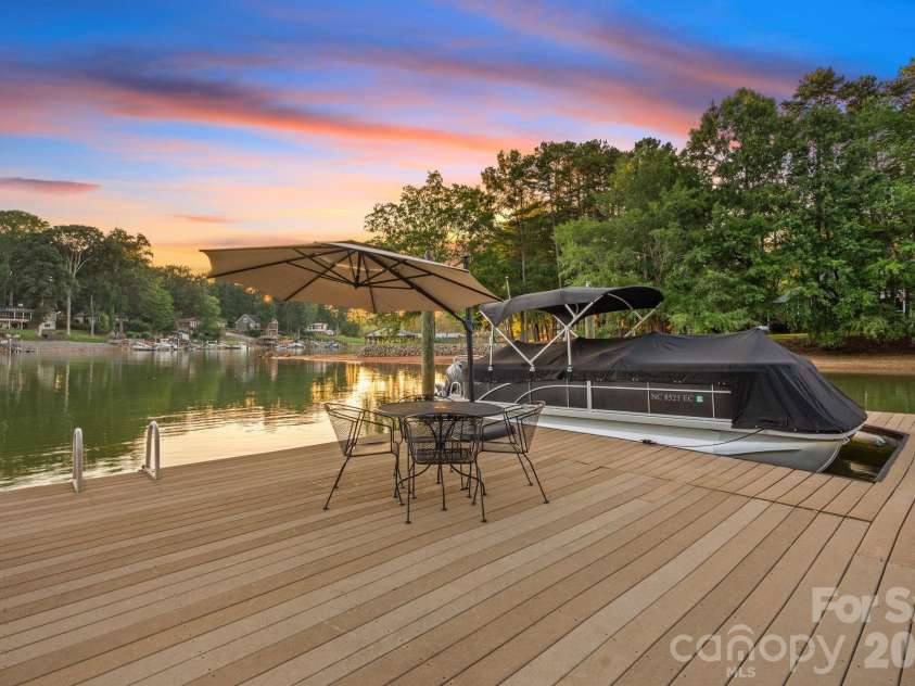 385 Sundown Road, Mooresville, NC 28117.  MLS# CAR4403698, YatesRealty ID 37639. 