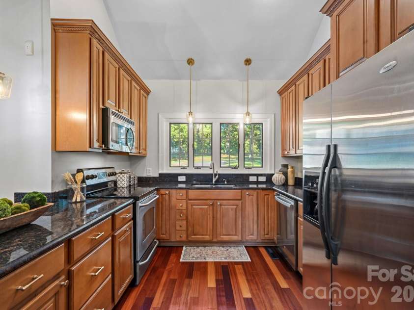 385 Sundown Road, Mooresville, NC 28117.  MLS# CAR4403698, YatesRealty ID 37639. 