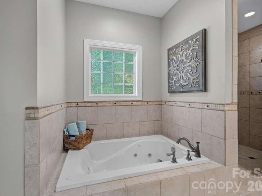 385 Sundown Road, Mooresville, NC 28117.  MLS# CAR4403698, YatesRealty ID 37639. 