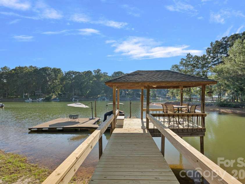 385 Sundown Road, Mooresville, NC 28117.  MLS# CAR4403698, YatesRealty ID 37639. 