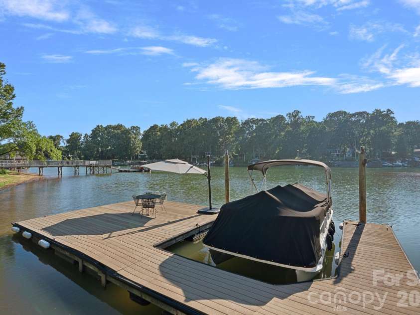 385 Sundown Road, Mooresville, NC 28117.  MLS# CAR4403698, YatesRealty ID 37639. 