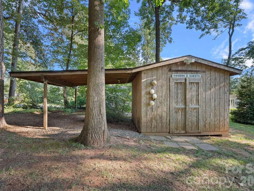 385 Sundown Road, Mooresville, NC 28117.  MLS# CAR4403698, YatesRealty ID 37639. 