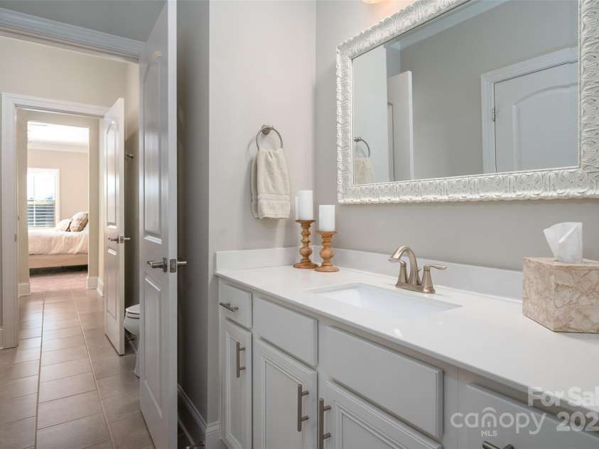 105 Downton Abbey Drive, Marvin, NC 28173.  MLS# CAR4332508, YatesRealty ID 3764. Jank-N-Jill bath located between bedroom #3 & #4