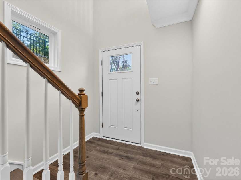 332 Hastings Run Drive, Charlotte, NC 28211.  MLS# CAR4337671, YatesRealty ID 3764. 