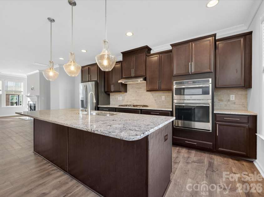 332 Hastings Run Drive, Charlotte, NC 28211.  MLS# CAR4337671, YatesRealty ID 3764. 