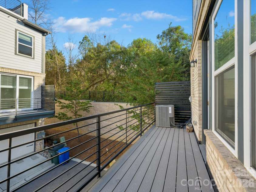 332 Hastings Run Drive, Charlotte, NC 28211.  MLS# CAR4337671, YatesRealty ID 3764. 