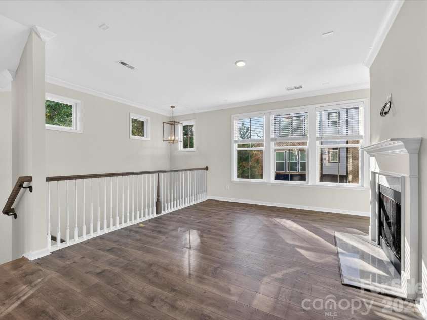 332 Hastings Run Drive, Charlotte, NC 28211.  MLS# CAR4337671, YatesRealty ID 3764. 
