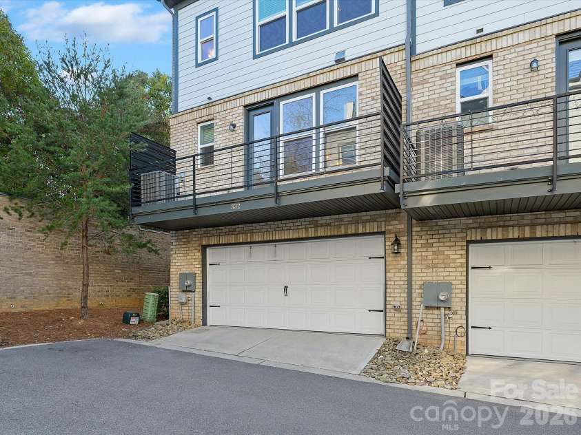 332 Hastings Run Drive, Charlotte, NC 28211.  MLS# CAR4337671, YatesRealty ID 3764. 