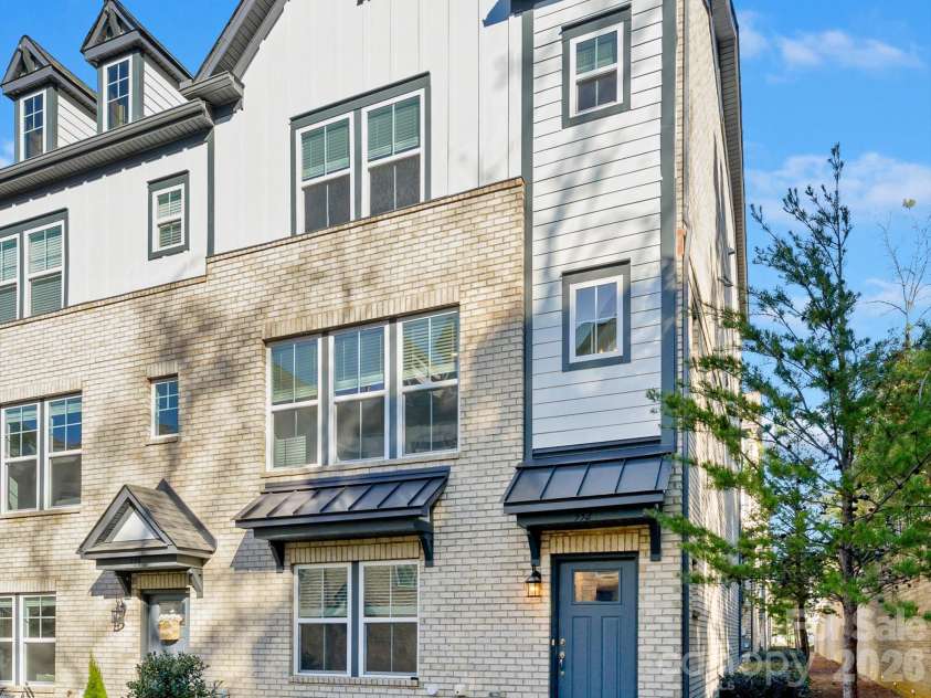 332 Hastings Run Drive, Charlotte, NC 28211.  MLS# CAR4337671, YatesRealty ID 3764. 