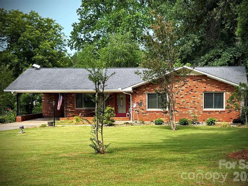 467 Forest Lake Road, Forest City, NC 28043.  MLS# CAR4399788, YatesRealty ID 37641. House view front