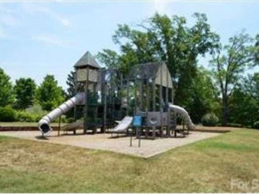 17450 Caldwell Track Drive, Cornelius, NC 28031.  MLS# CAR4403161, YatesRealty ID 37643. 