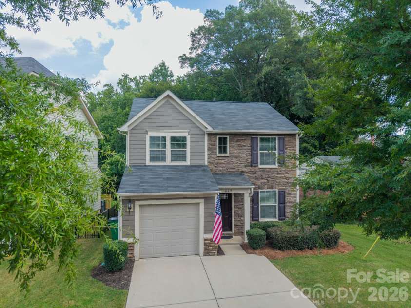 1829 Evergreen Drive, Charlotte, NC 28208.  MLS# CAR4416716, YatesRealty ID 37644. 