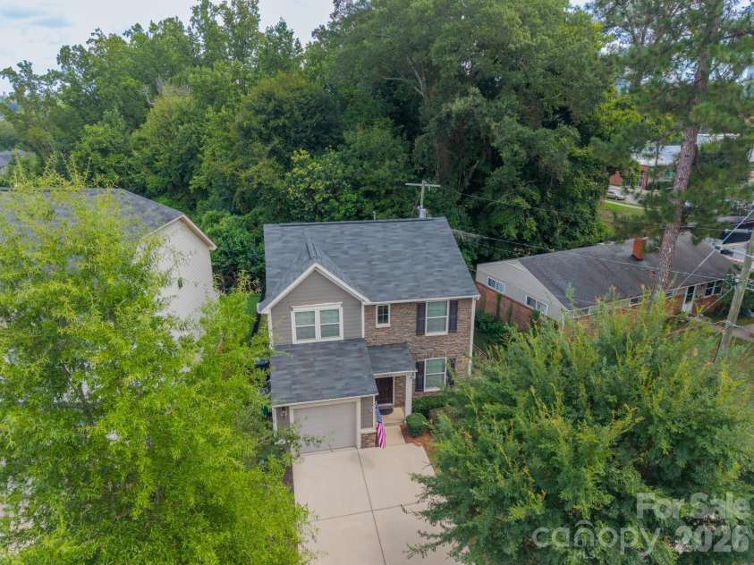 1829 Evergreen Drive, Charlotte, NC 28208.  MLS# CAR4416716, YatesRealty ID 37644. 