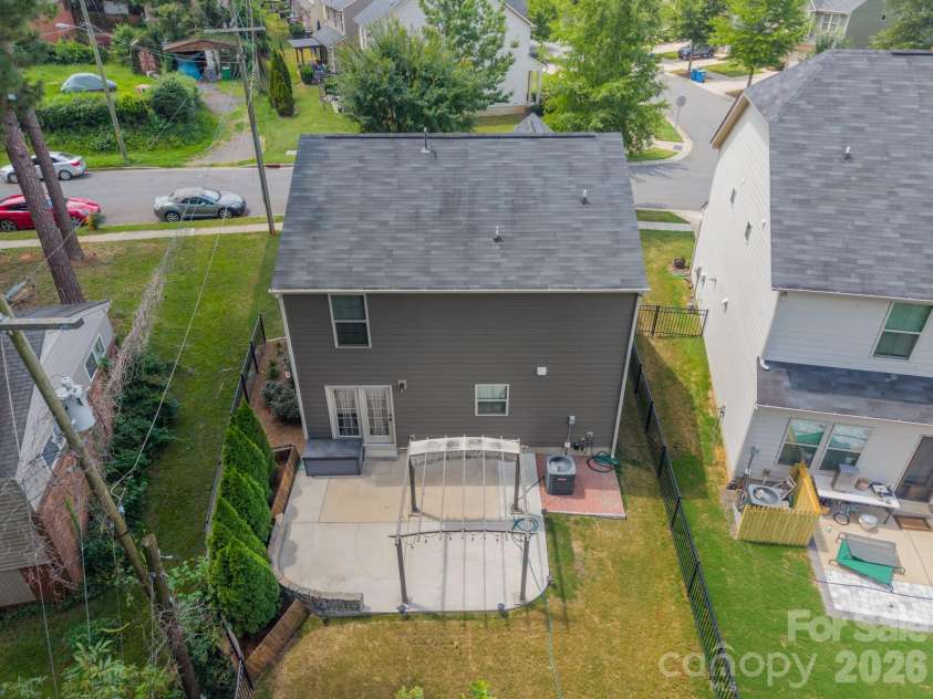 1829 Evergreen Drive, Charlotte, NC 28208.  MLS# CAR4416716, YatesRealty ID 37644. 