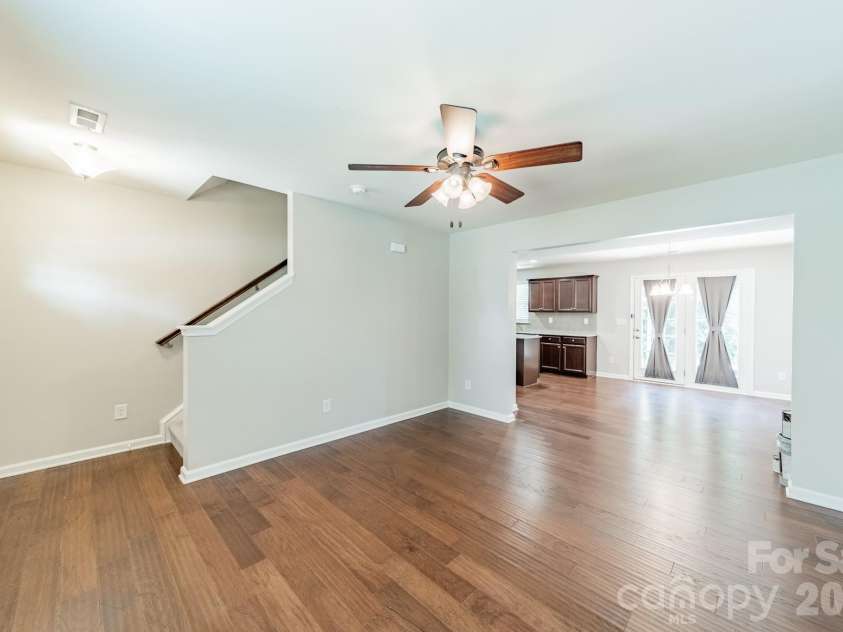 1829 Evergreen Drive, Charlotte, NC 28208.  MLS# CAR4416716, YatesRealty ID 37644. 