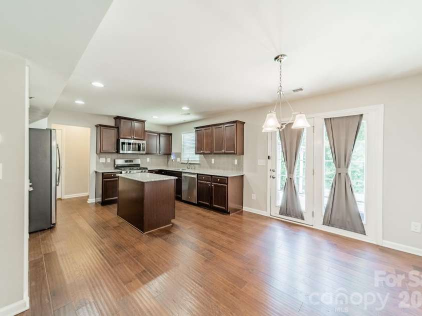1829 Evergreen Drive, Charlotte, NC 28208.  MLS# CAR4416716, YatesRealty ID 37644. 