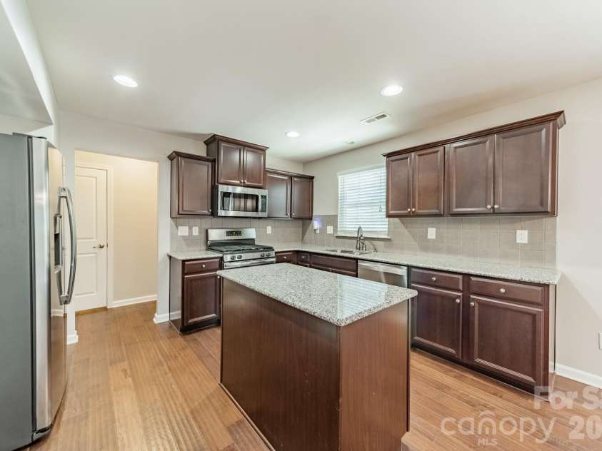 1829 Evergreen Drive, Charlotte, NC 28208.  MLS# CAR4416716, YatesRealty ID 37644. 